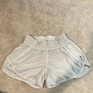 Lululemon Tracker Low-Rise Lined Short 4”